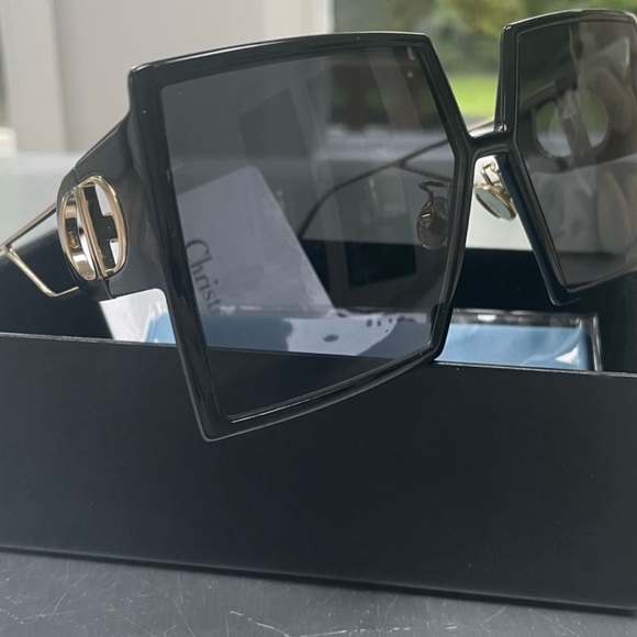 Dior Sunglasses 30Montaigne Black with Gold- with case and cloth- - Picture 2 of 10